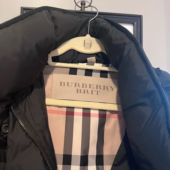 Burberry down coat - authentic, gently worn, beautiful and classic style - Picture 2 of 10